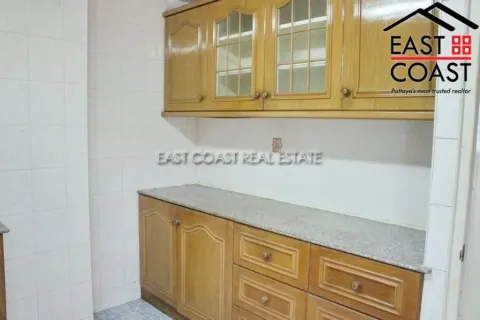 Casa de 3 dormitorios en Jomtien Beach, Pattaya, Tailandia № 213833 - foto 8