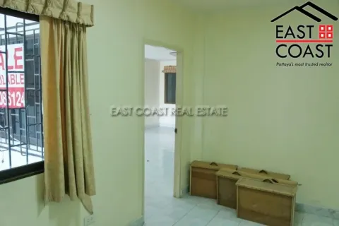 Casa de 3 dormitorios en Jomtien Beach, Pattaya, Tailandia № 213833 - foto 7