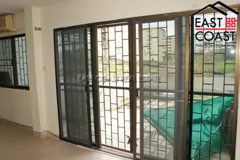 Casa de 3 dormitorios en Jomtien Beach, Pattaya, Tailandia № 213833 - foto 12