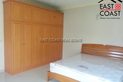 Casa de 4 dormitorios en Pattaya, Tailandia № 213830 - foto 19