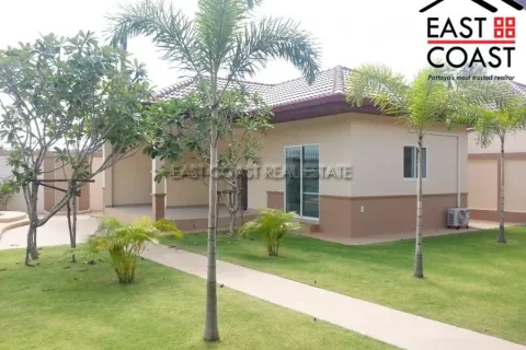 Casa de 4 dormitorios en Pattaya, Tailandia № 213830 - foto 4
