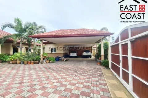 Casa de 4 dormitorios en Pattaya, Tailandia № 213831 - foto 4