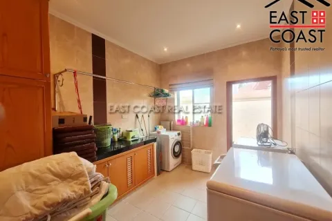 Casa de 4 dormitorios en Pattaya, Tailandia № 213831 - foto 12