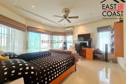 Casa de 4 dormitorios en Pattaya, Tailandia № 213831 - foto 27