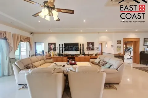 Casa de 4 dormitorios en Pattaya, Tailandia № 213831 - foto 19