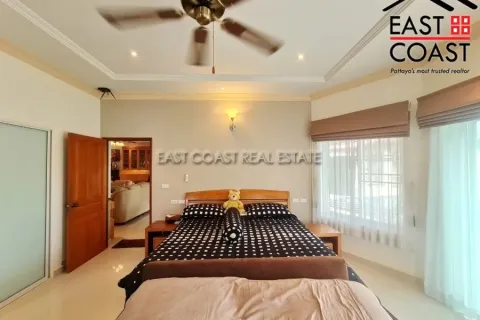 Casa de 4 dormitorios en Pattaya, Tailandia № 213831 - foto 28