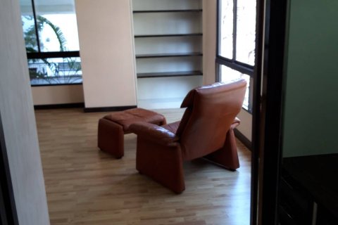 Condo in Bangkok, Thailand, 2 bedrooms  № 143502 - photo 8