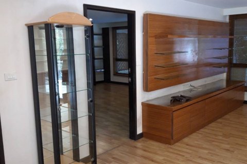 Condo in Bangkok, Thailand, 2 bedrooms  № 143502 - photo 4