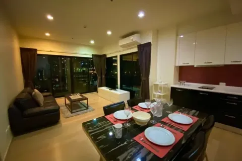 Кондоминиум с 2 спальнями в Ваттхане, Бангкок, Таиланд № 148306 - фото 2