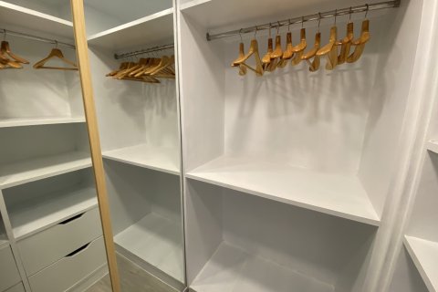 Condo à Khlong San, Bangkok, Thaïlande, 2 chambres  № 163317 - photo 14