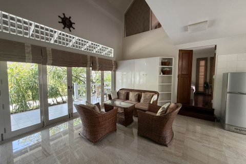 Villa in Hua Hin, Thailand 5 bedrooms № 163318 - photo 16