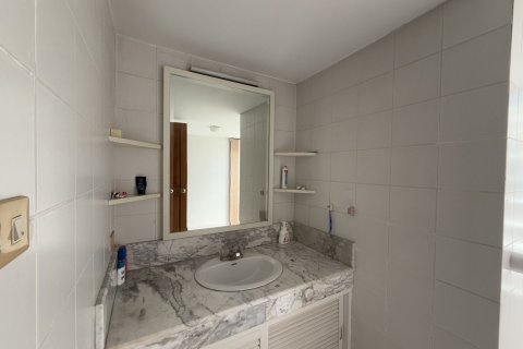 Вилла в Хуа Хине, Таиланд с 4 спальнями  № 163318 - фото 12