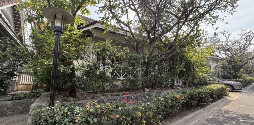 Villa in Hua Hin, Thailand 5 bedrooms № 163318