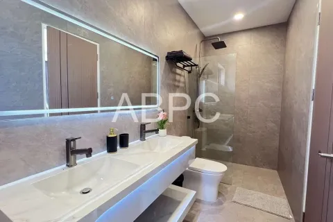 Casa de 3 dormitorios en Pattaya, Tailandia № 211669 - foto 10
