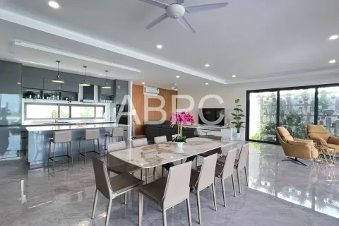 Casa de 3 dormitorios en Pattaya, Tailandia № 211669 - foto 7
