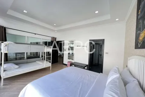 Casa de 3 dormitorios en Pattaya, Tailandia № 211671 - foto 9