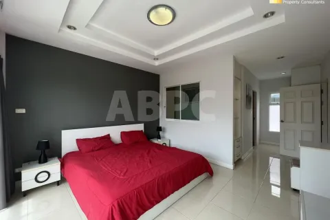 Adosado de 2 dormitorios en Pattaya, Tailandia № 211670 - foto 18