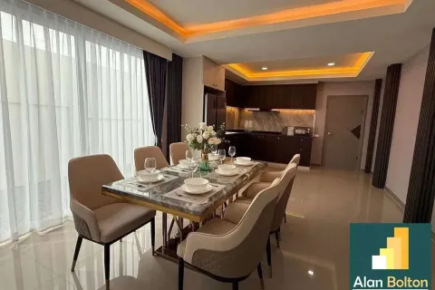 Casa de 5 dormitorios en Pattaya, Tailandia № 211147 - foto 7