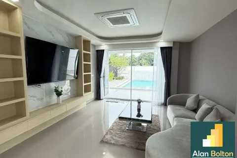 Casa de 5 dormitorios en Pattaya, Tailandia № 211147 - foto 5