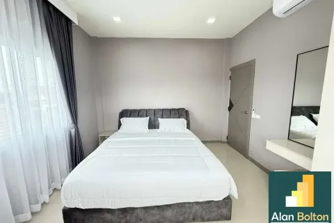 Casa de 5 dormitorios en Pattaya, Tailandia № 211147 - foto 11