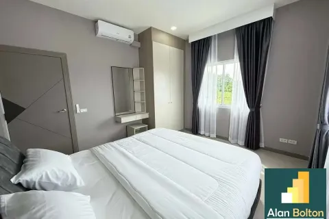 Casa de 5 dormitorios en Pattaya, Tailandia № 211147 - foto 15