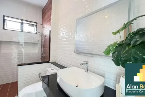 Casa de 4 dormitorios en Pattaya, Tailandia № 211142 - foto 15