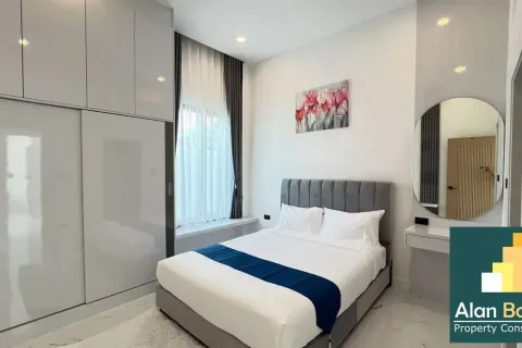 Casa de 4 dormitorios en Pattaya, Tailandia № 211142 - foto 5