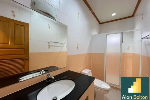 Casa de 4 dormitorios en Pattaya, Tailandia № 211143 - foto 18