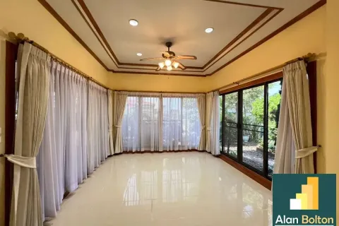 Casa de 4 dormitorios en Pattaya, Tailandia № 211143 - foto 17