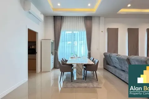 Casa de 3 dormitorios en Pattaya, Tailandia № 211145 - foto 4