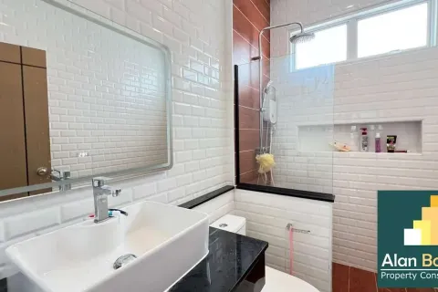 Casa de 3 dormitorios en Pattaya, Tailandia № 211145 - foto 11