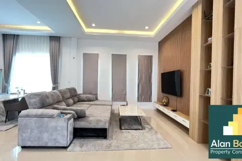 Casa de 3 dormitorios en Pattaya, Tailandia № 211145 - foto 9