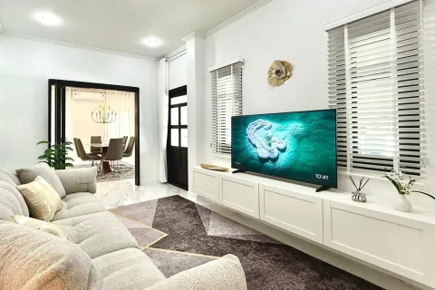 Casa de 3 dormitorios en Pattaya, Tailandia № 211145 - foto 15