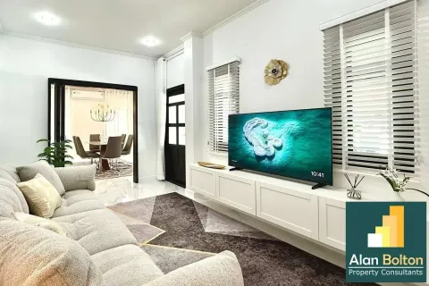 Casa de 3 dormitorios en Pattaya, Tailandia № 211146 - foto 12