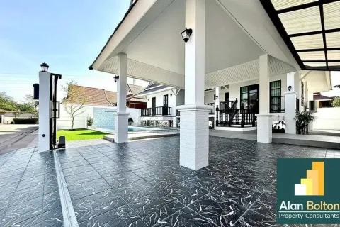 Casa de 3 dormitorios en Pattaya, Tailandia № 211146 - foto 9