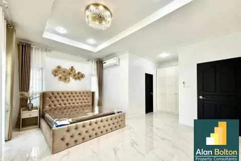 Casa de 3 dormitorios en Pattaya, Tailandia № 211146 - foto 5