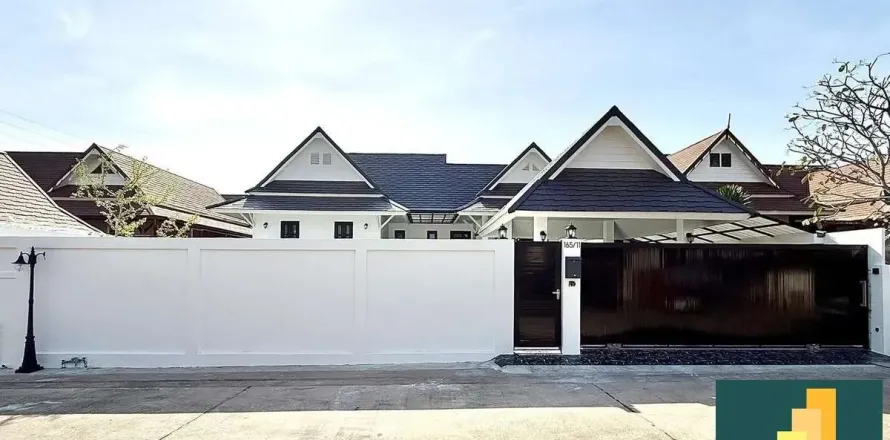 Casa de 3 dormitorios en Pattaya, Tailandia № 211146