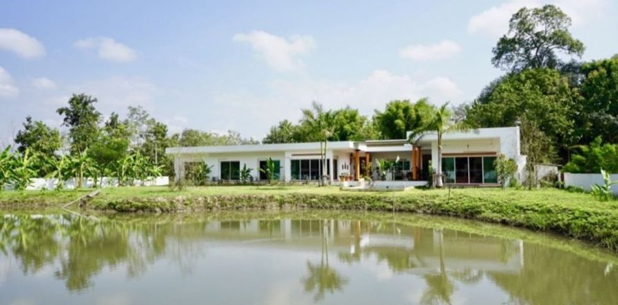 House in Chiang Mai, Thailand 5 bedrooms № 120135