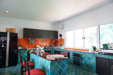 House in Chiang Mai, Thailand 5 bedrooms № 120135 - photo 12