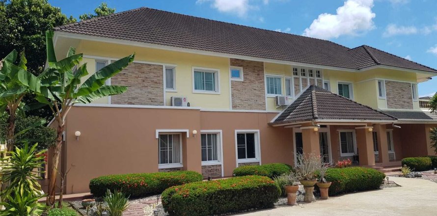 House in Chiang Rai, Thailand 4 bedrooms № 141832