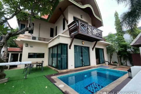 Дом в Паттайе, Таиланд с 3 спальнями № 144236 - фото 1