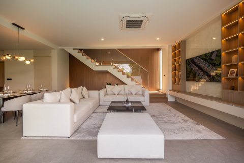 Villa in Kathu, Thailand 4 bedrooms № 169937 - photo 3
