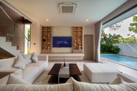 Villa in Kathu, Thailand 4 bedrooms № 169937 - photo 2