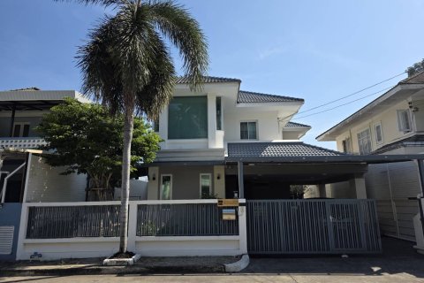 House in Khlong Sam Wa, Bangkok, Thailand 3 bedrooms № 159052
