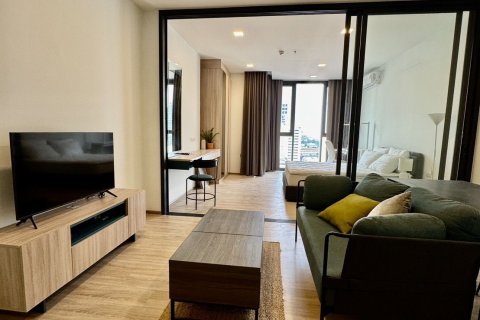 Studio in the Condo in Ratchathewi, Bangkok, Thailand  № 159057