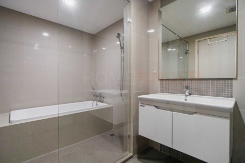 Condo in Watthana, Bangkok, Thailand, 2 bedrooms  № 159054 - photo 12