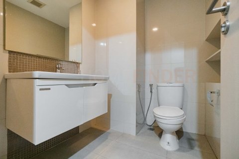 Condo in Watthana, Bangkok, Thailand, 2 bedrooms  № 159054 - photo 15