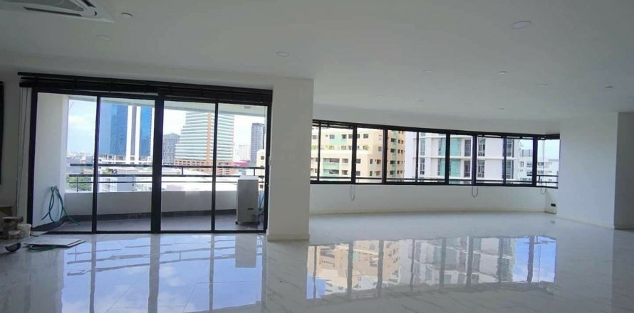 Кондоминиум с 3 спальнями в Ваттхане, Бангкок, Таиланд № 138649