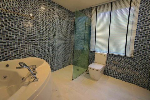 Кондоминиум с 3 спальнями в Ваттхане, Бангкок, Таиланд № 138649 - фото 13