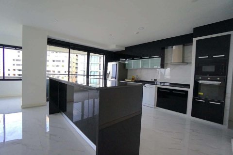 Кондоминиум с 3 спальнями в Ваттхане, Бангкок, Таиланд № 138649 - фото 8